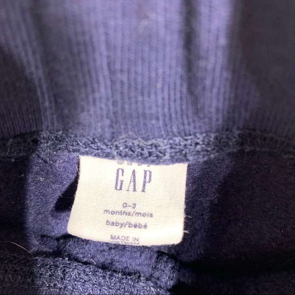 Gap baby boy’s 0-3 M dinosaur print sweatpants - Picture 2 of 3